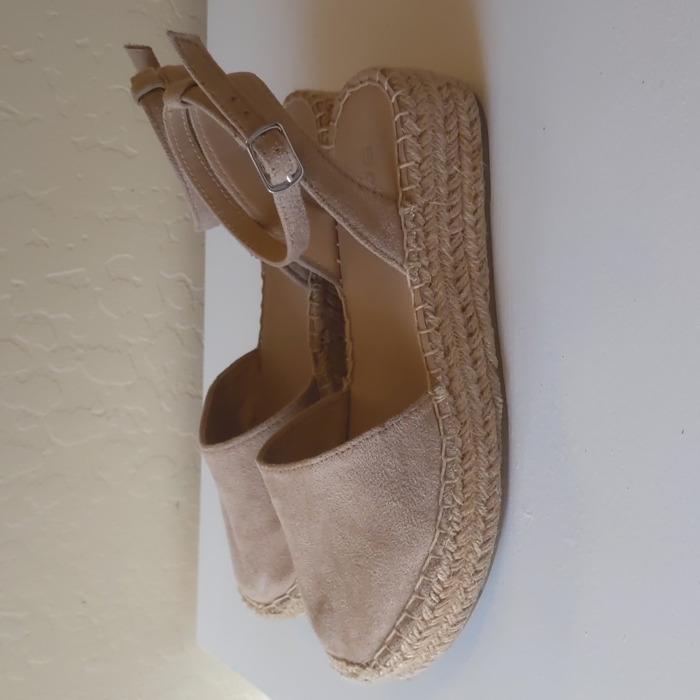 Tan Espadrilles platform sandals